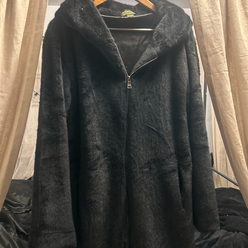 Black Faux Fur Coat - Picture 5 of 9